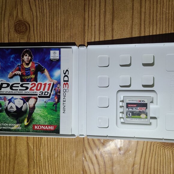 PES 2011 Pro Evolution Soccer 3D Nintendo 3DS game (CIB) - Picture 3 of 6